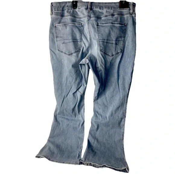 American Eagle women's Curvy High Rise Skinny Kick 20 Short like new. - Picture 10 of 15